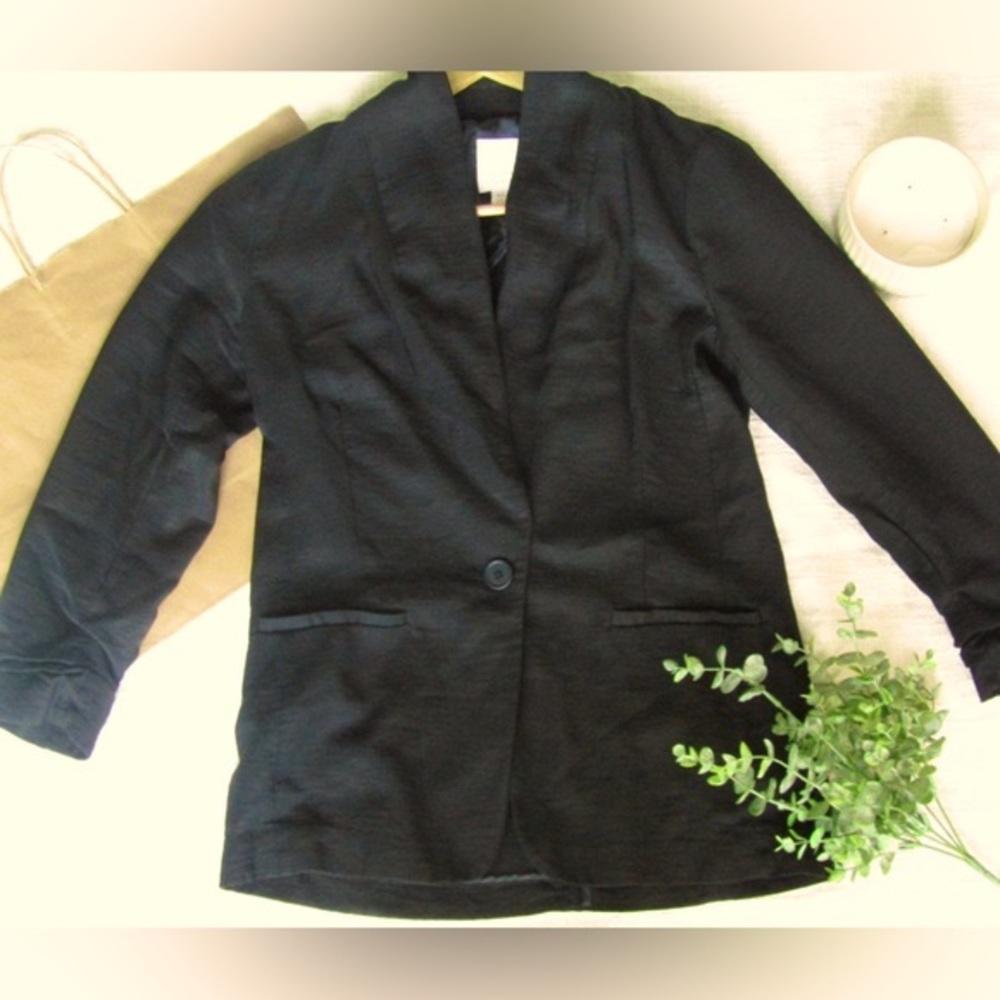 Lauren Conrad black blazer in the size XS